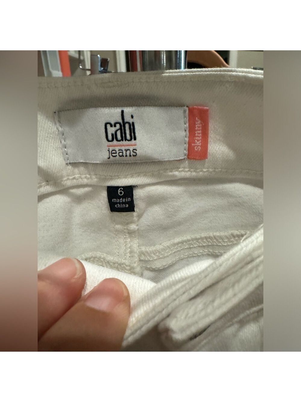 Cabi - Skinny White Jeans - Sz 6 - LIKE NEW - Picture 4 of 5